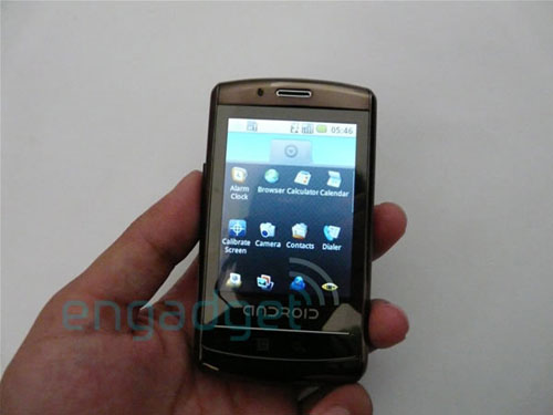 深圳出现山寨版谷歌Android手机(组图)